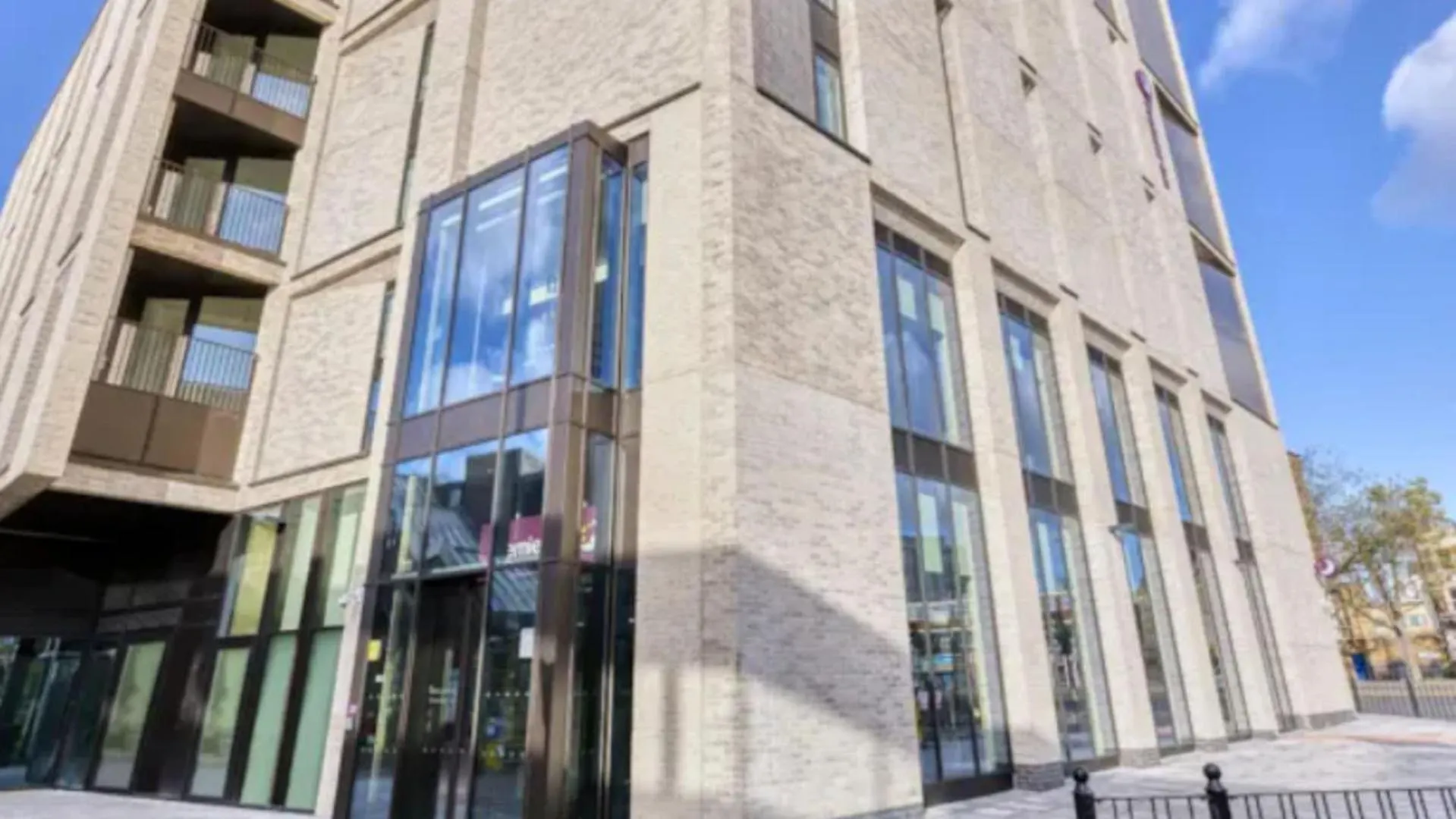 Hotel Modern En-Suite Near Canary Wharf Metro Line London